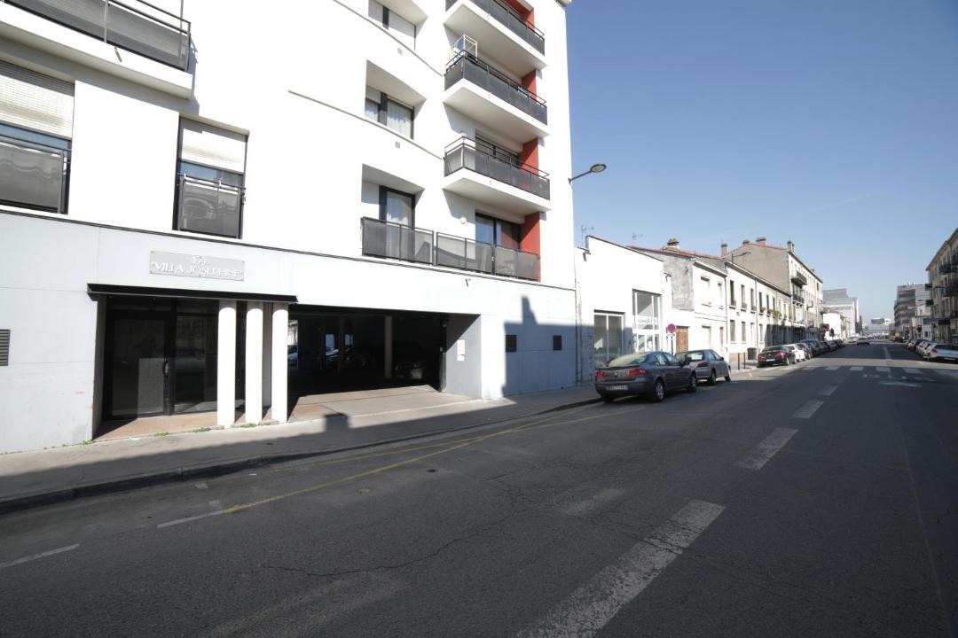 Photo of Buildings in Bassins a Flot
