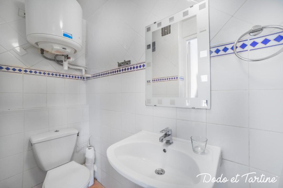 Photo of Bathroom in Hyeres City Centre