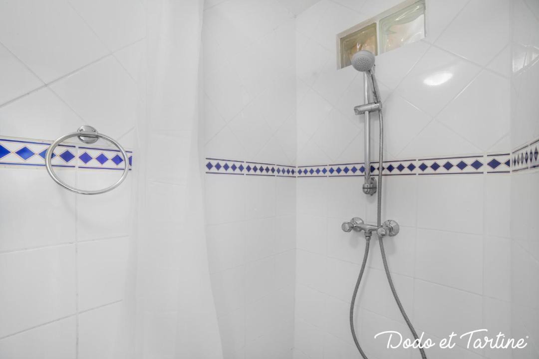 Photo of Bathroom in Hyeres City Centre