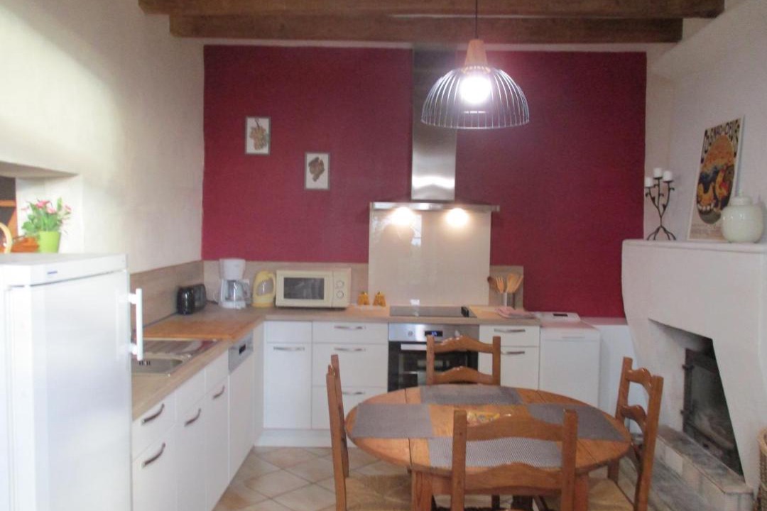 Photo of Kitchen in Saint-Bonnet-sur-Gironde