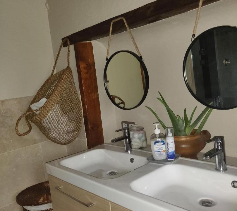 Photo of Bathroom in Reignac