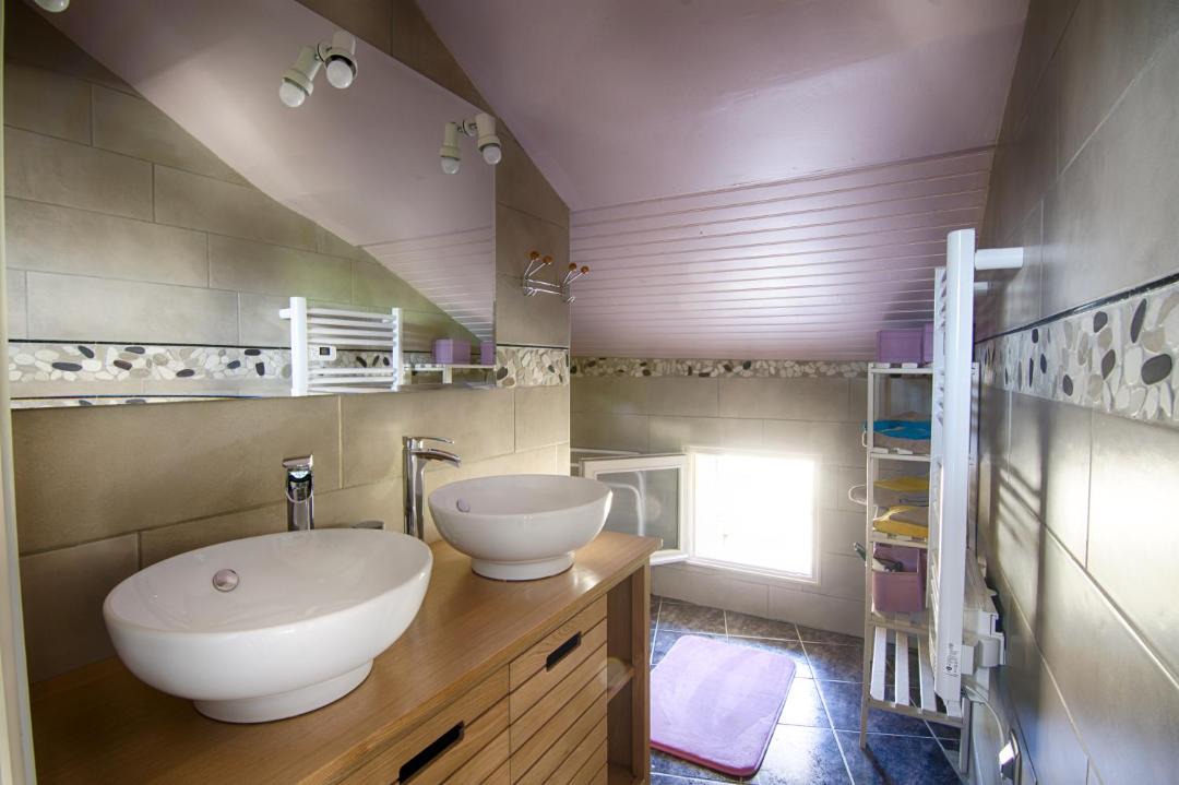 Photo of Bathroom in Thurageau