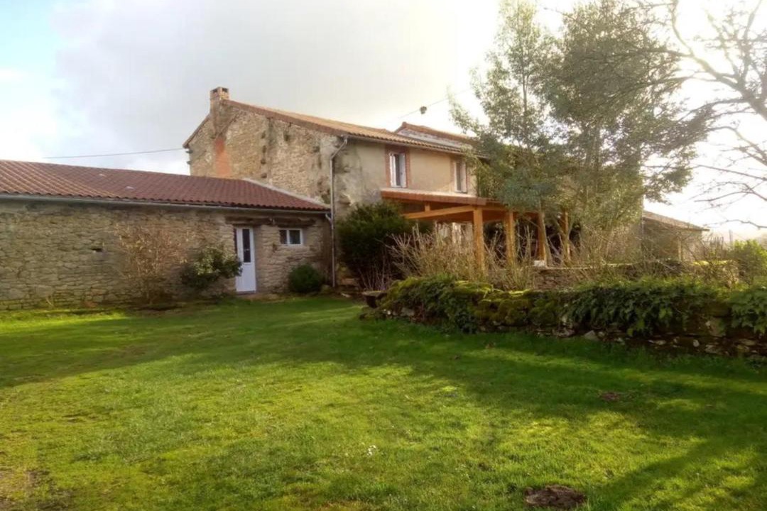 Photo of Buildings in Chateauponsac