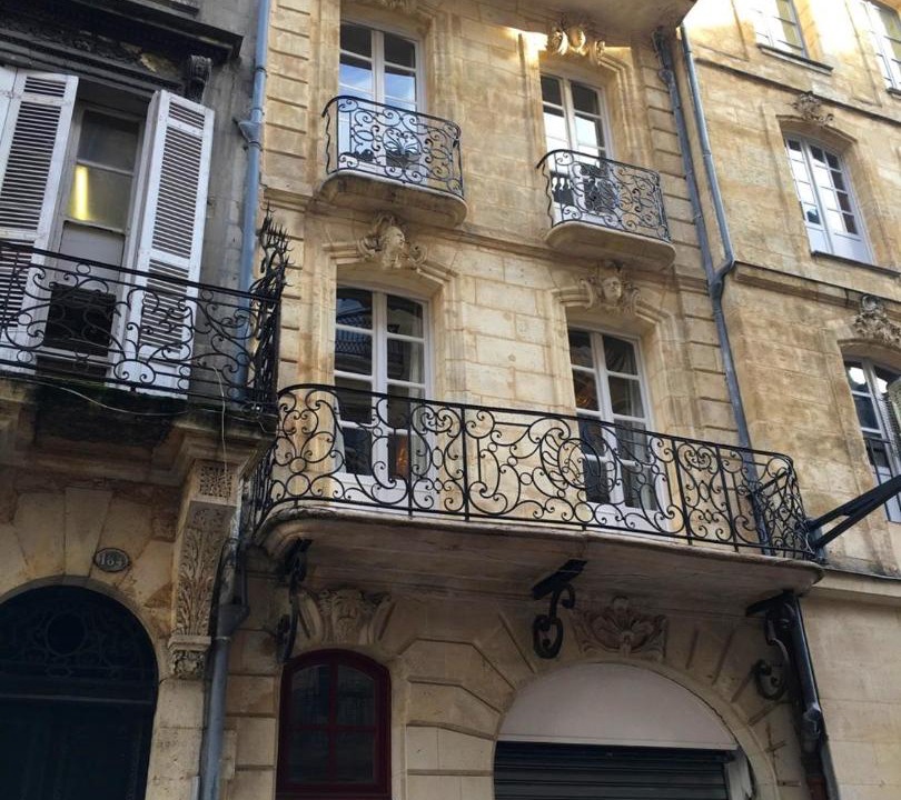 Photo of Buildings in Hotel de Ville - Quinconces