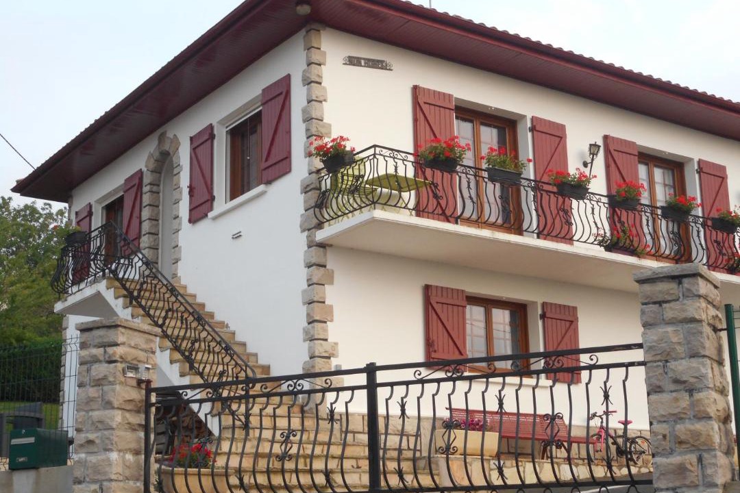 Photo of Buildings in Aincille