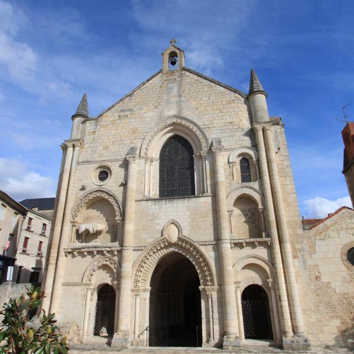 Photo of Buildings in Airvault