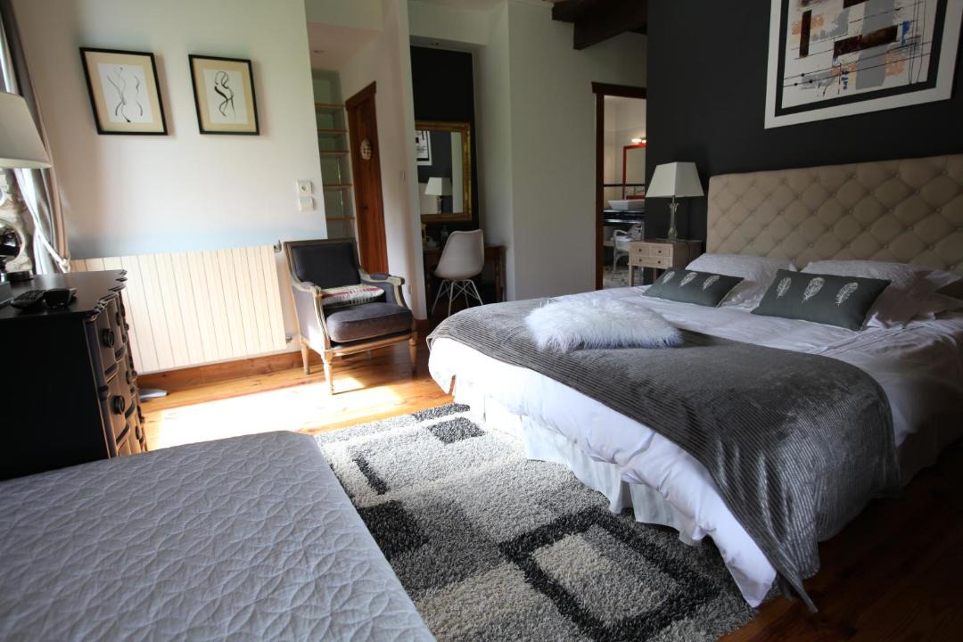 Photo of Bedroom in Sare