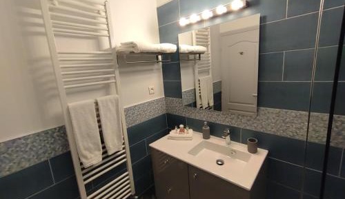 Quadruple Room with Private Bathroom
