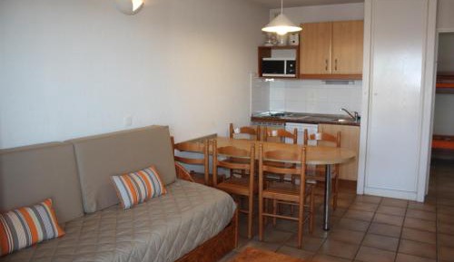 One-Bedroom Apartment (6 Adults)