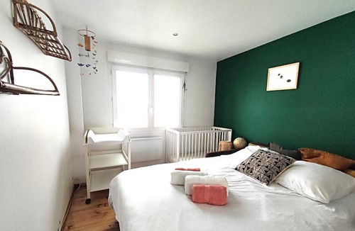 Cenon Apartment | Bright 67 m2 apartment with garage