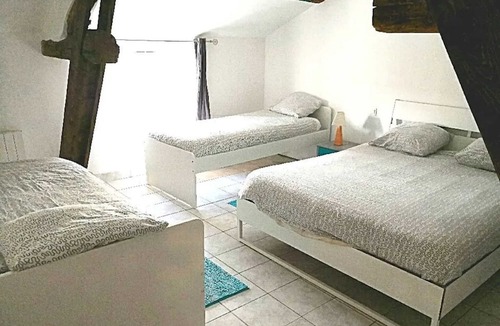 Jaunay-Marigny Villa | Homerez - Big villa for 16 ppl. with swimming-pool and terrace at Jaunay-Clan