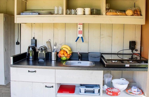 Ingrandes Ski Chalet | Luxe Sanitary XL 6 Pers. Villatent at 4-star campsite Le Petit Trianon
