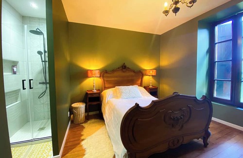 Mougon-Thorigne Bed & Breakfast | Charming chambres d'hotes in a former presbytery. 7 minutes from the A10 motorway.