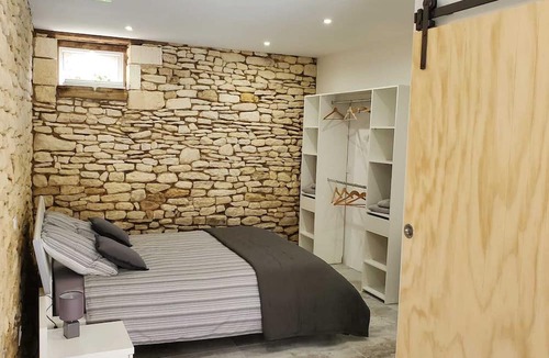 Archignac House | Holiday Home 'Gîte De Charme Avec Piscine Privée' with Private Terrace and Air Conditioning