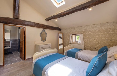 Sud Charente House | Holiday Home 'Domaine Chez Les Rois' with Private Pool, Private Terrace and Wi-Fi