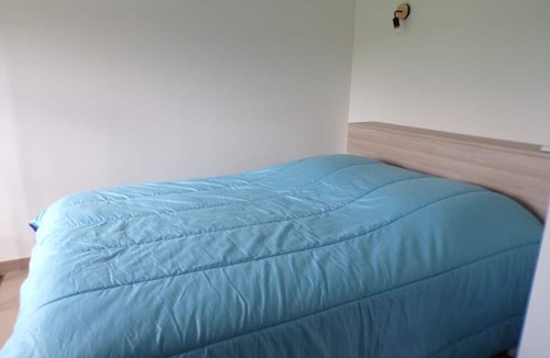 Dieulivol House | Holiday Home 'Gîte La Grange' with Shared Pool, Private Terrace and Air Conditioning