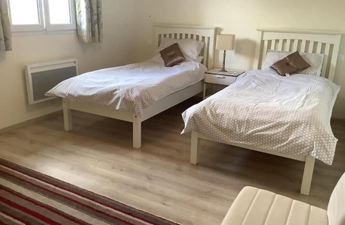 Gondeville Apartment | Gîte Pour 4 Personnes au Milieu du Vignoble Charentais