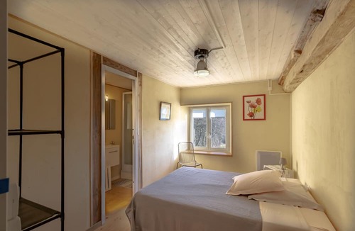 Savignac-Ledrier Apartment | Apartment 'Le Gîte De La Ferme Du Château' with Private Terrace, Shared Garden and Wi-Fi
